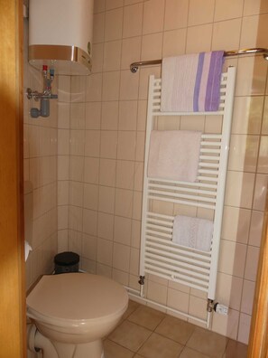 Unclassified image, 2 of 16, button