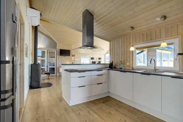 Geladeira, cooktop, lava-louças, cafeteira/chaleira