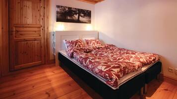 3 Schlafzimmer, Reisekinderbett, kostenloses WLAN, Bettwäsche