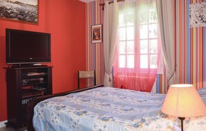 3 bedrooms, travel crib, free WiFi