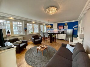 TV - Villa Hansa, App. 4, 2 bedrooms, 2 bathrooms, in Binz, 2 balconies - App. with 2 bedrooms and 2 bathrooms (Binz)