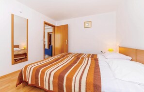 2 bedrooms, free WiFi, bed sheets - Amazing apartment in Grizane with swimming pool (Grizane)
