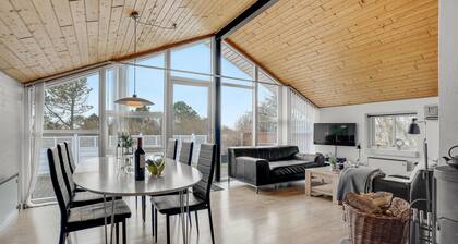Lovely home in Vestervig with WiFi