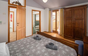 3 bedrooms, free WiFi, bed sheets