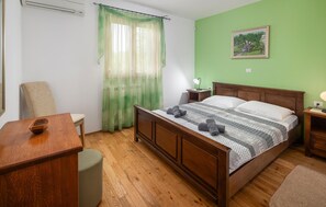 3 dormitorios, wifi gratis, ropa de cama
