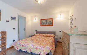 4 bedrooms, travel crib, free WiFi