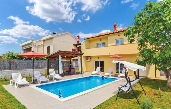 Pool - 4 bedroom amazing home in Pula (Pula)