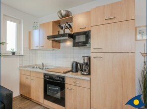 Fridge, microwave, oven, coffee/tea maker - Villa Margot, Whg. 22 - VM 22 (Heringsdorf)