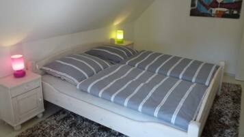 3 makuuhuonetta, silitysrauta/-lauta, Wi-Fi