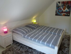 3 bedrooms, iron/ironing board, WiFi - Wooden house on the Fleesensee (Göhren-Lebbin)