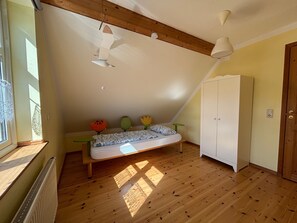 3 bedrooms, in-room safe, desk, iron/ironing board - Wooden holiday home Funk, Germany (Gößweinstein)