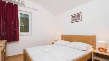 1 quarto, Wi-Fi de cortesia, roupa de cama