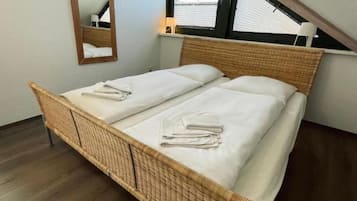 1 Schlafzimmer, Reisekinderbett