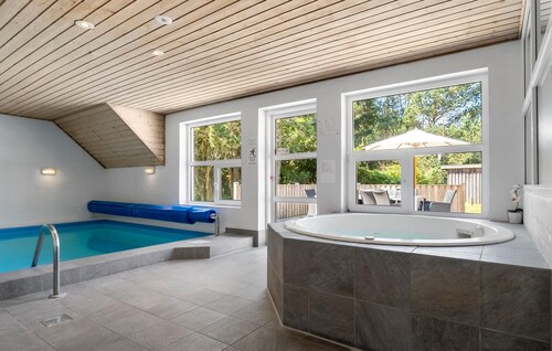 Amazing home in Blåvand with WiFi