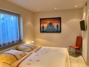 Unclassified image, 5 of 20, button