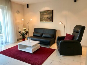 Unclassified image, 2 of 20, button