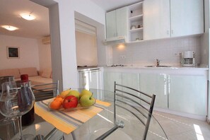 Interior - Holiday apartment with terrace near the beach (Crikvenica)