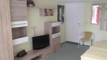 1 makuuhuone, vauvan matkasänky, Wi-Fi, vuodevaatteet