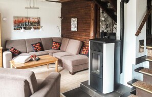 Fernseher, Kamin, Stereoanlage