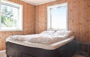 4 soverom, reiseseng for barn og sengetøy