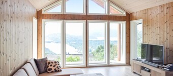 Stunning home in Holmefjord