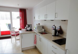 Unclassified image, 5 of 11, button