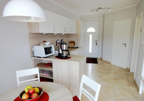 Unclassified image, 1 of 11, button