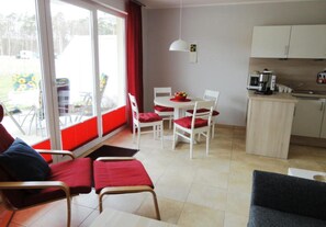 Unclassified image, 2 of 11, button