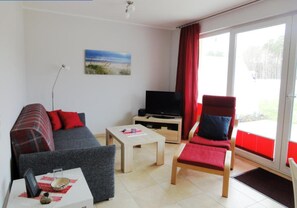 TV - Coastal Forest - apartment evening sun (Gelbensande)