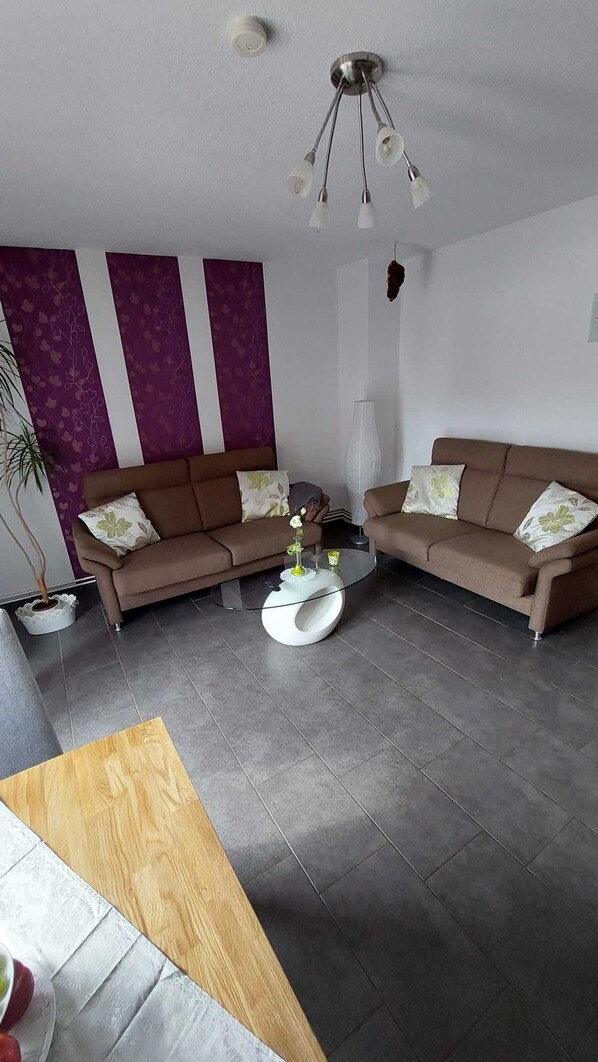 Unclassified image, 1 of 23, button