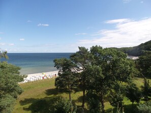 بالقرب من الشاطئ