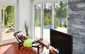 Smart-TV, Kamin, DVD-Player
