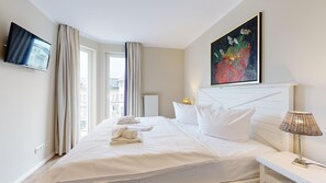 2 عدّة غرف نوم وسرير سفر وواي فاي