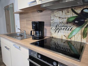 Refrigerador, microondas, horno y lavavajillas 