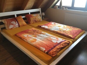 3 habitaciones, cuna de viaje, wifi y ropa de cama