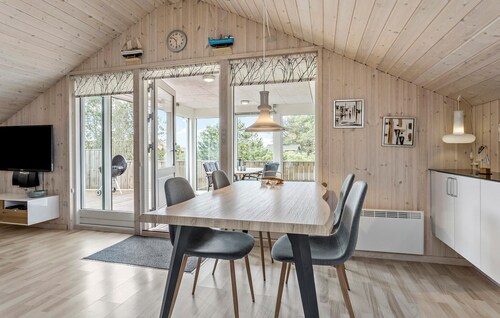 Gorgeous home in Thisted with WiFi