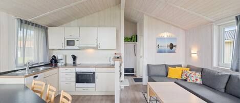 Réfrigérateur, plaque de cuisson, lave-vaisselle, cafetière/bouilloire