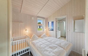 2 Schlafzimmer, Reisekinderbett, kostenloses WLAN, Bettwäsche