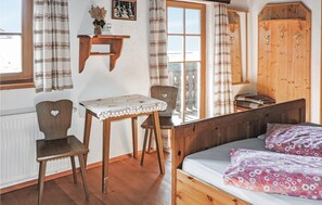 2 Schlafzimmer, Reisekinderbett, kostenloses WLAN, Bettwäsche