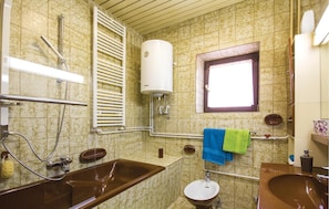Bathtub - Cozy apartment in Rijeka with WiFi (Rijeka)