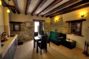 TV - Holiday home in a quiet location for nature lovers (Buzet)