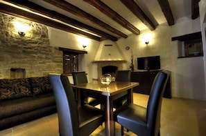 Dining - Holiday home in a quiet location for nature lovers (Buzet)