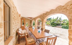 Outdoor dining - Pet friendly home in Benissa (Benissa)