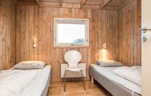 3 bedrooms, travel cot, free WiFi