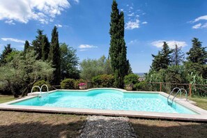 Pool - Holiday home surrounded by olive groves and pine forest (Cortona)