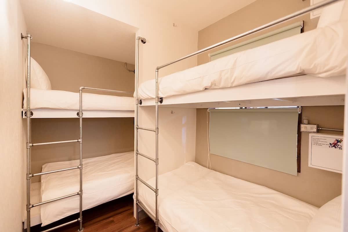 Dormitorio compartido básico, solo para mujeres | Insonorización y wifi gratis