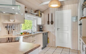 Kühlschrank, Herdplatte, Geschirrspüler