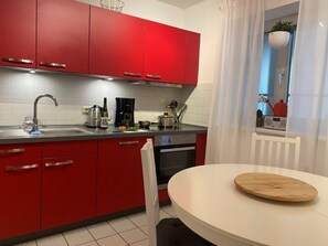 Frigorifero, microonde, forno, lavastoviglie