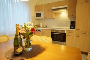 Køleskab, mikrobølgeovn, ovn, opvaskemaskine