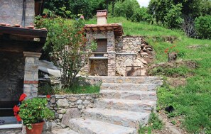 Property grounds - Nice home in Camaiore LU with private swimming pool, can be inside or outside (Camaiore LU)